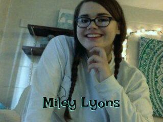 Miley_Lyons