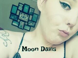 Moon_Davis