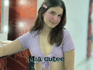 Mia_cutee