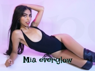 Mia_everglow
