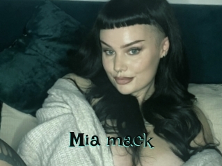 Mia_mack