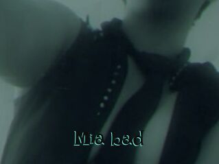 Mia_bad