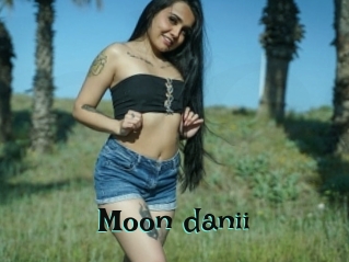 Moon_danii