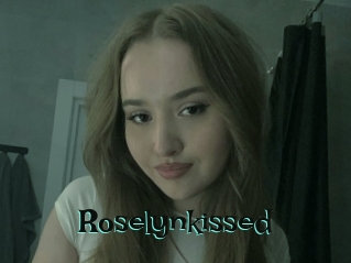 Roselynkissed