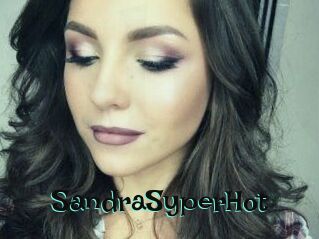 SandraSyperHot