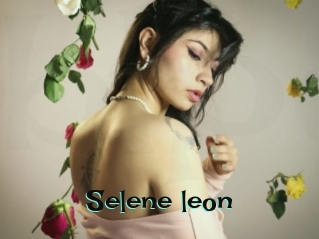 Selene_leon