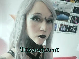 Titsandtarot
