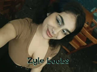 Zyle_boobs